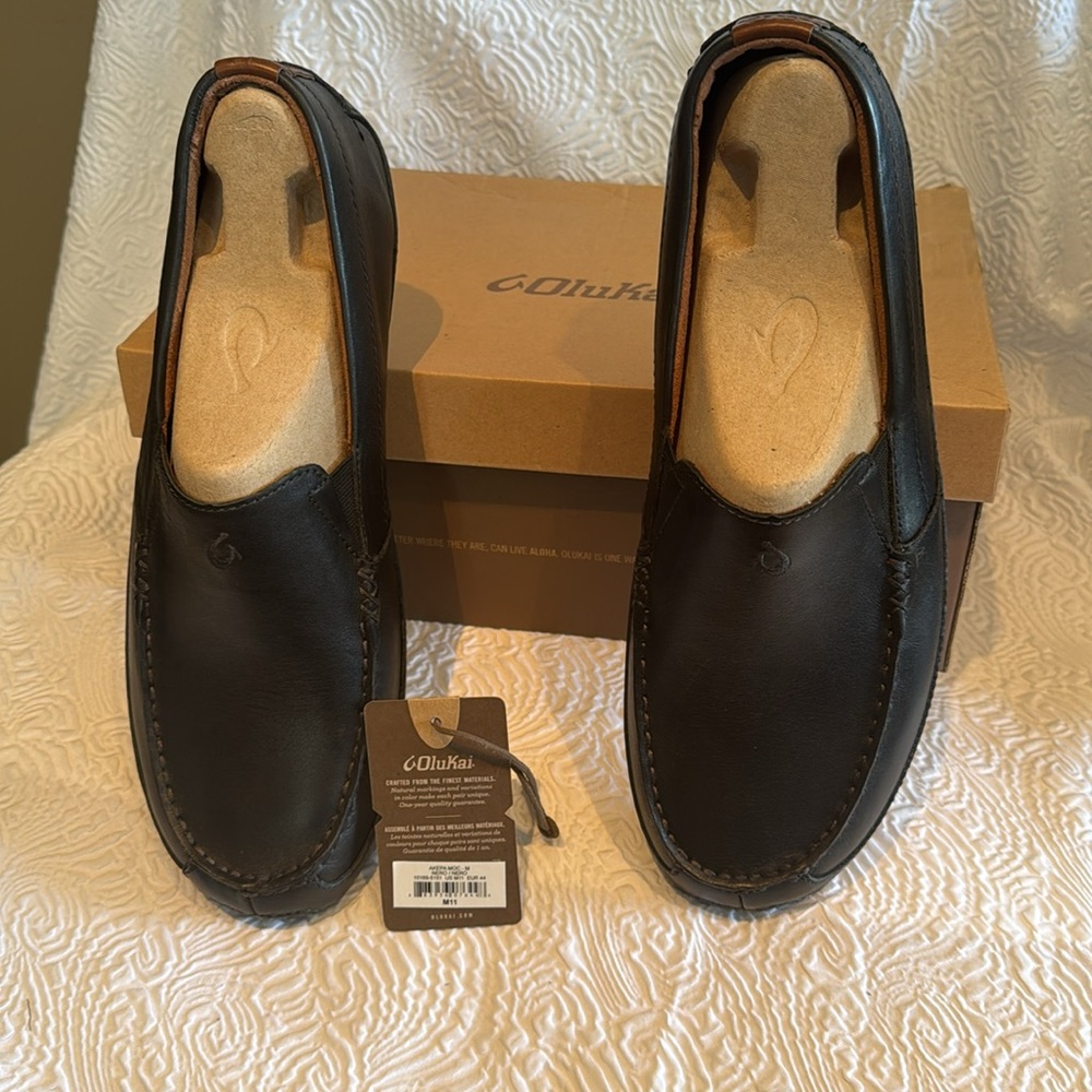 Olukai Men's Black Leather Shoes - Picture 4 of 4